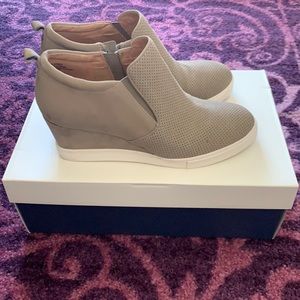Caslon Taupe Perforated Leather Wedge Sneaker size 9.5